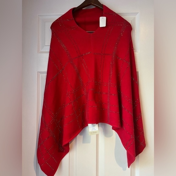 La fiorenta Red Knit Poncho Elegant Embellishments V Neck Lightweight One Size - Picture 7 of 11